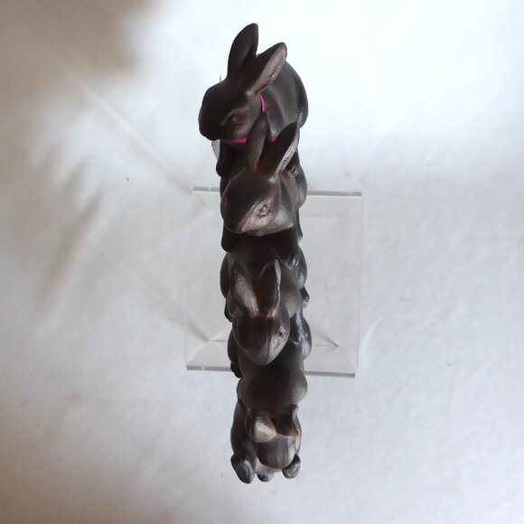 NEW 13” RABBIT BUNNY TEAM SHELF SITTER WHIMSICAL FIGURE RESIN STATUE - Picture 6 of 9